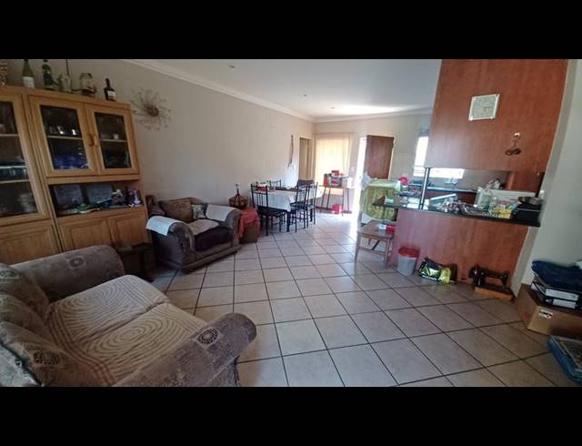 2 BEDROOM TOWNHOUSE FOR SALE IN ANNLIN